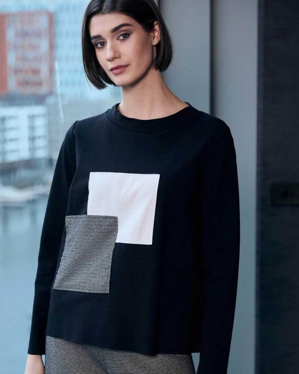 PERUZZI Pocket Square Top in Black - AW25517